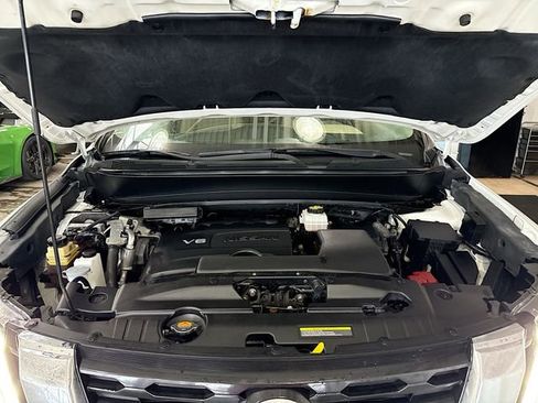 Used 2018 Nissan Pathfinder SV w/ SV Tech Package image 32