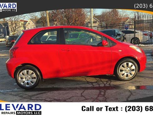 Used 2007 Toyota Yaris 2-Door Hatchback image 9