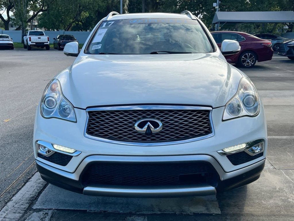 Used 2017 INFINITI QX50 2WD w/ Technology Package image 2