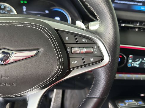 Used 2025 Genesis GV70 3.5T Sport AWD/4WD image 14