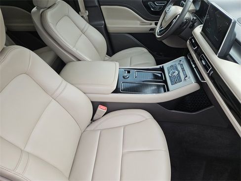 Used 2023 Lincoln Aviator 2WD w/ Premium Package image 14