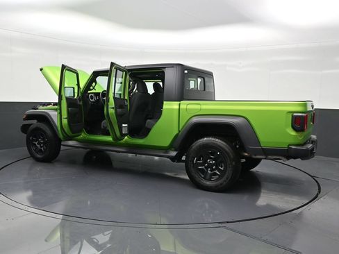Used 2025 Jeep Gladiator Sport AWD/4WD image 34