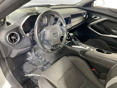 Used 2023 Chevrolet Camaro LT RWD image 9
