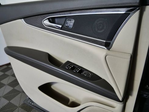 Used 2017 Lincoln MKX Reserve w/ Lincoln MKX Climate Package AWD/4WD image 24