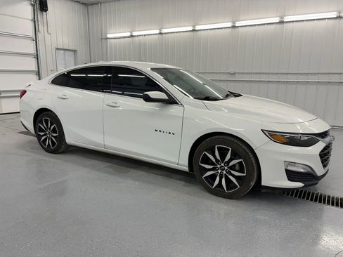 Used 2024 Chevrolet Malibu RS FWD image 1