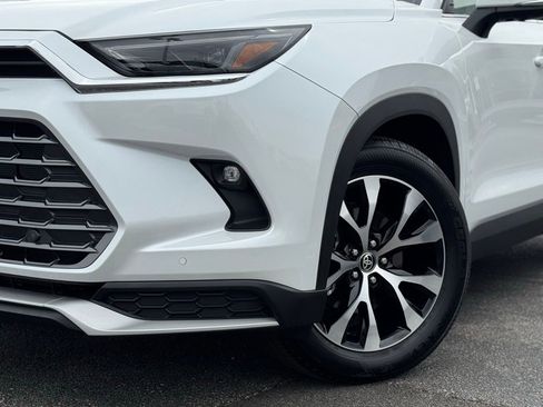 Used 2025 Toyota Grand Highlander AWD Hybrid image 5