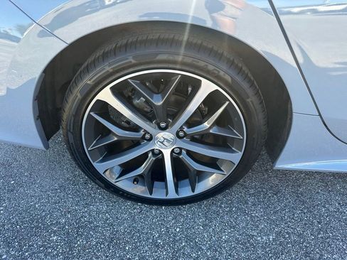 Used 2023 Honda Civic Touring image 5