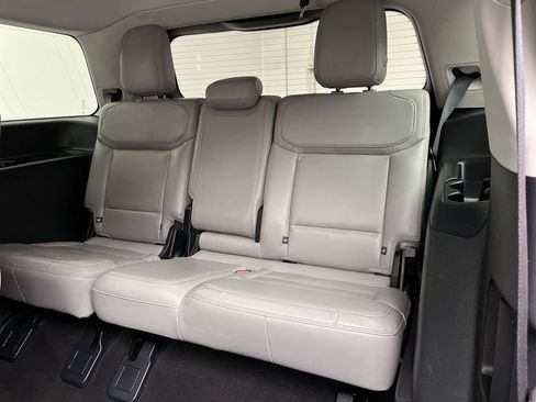 Used 2025 Ford Expedition Active AWD/4WD image 16