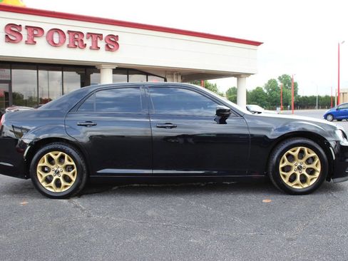 Used 2017 Chrysler 300 S image 3