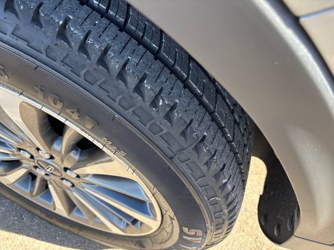 Used 2022 Lincoln Nautilus AWD w/ Premium Package image 8