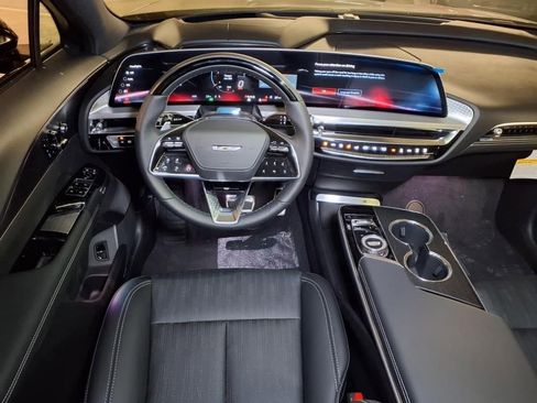 New 2026 Cadillac Lyriq V w/ Exterior Carbon Fiber Package AWD/4WD image 9