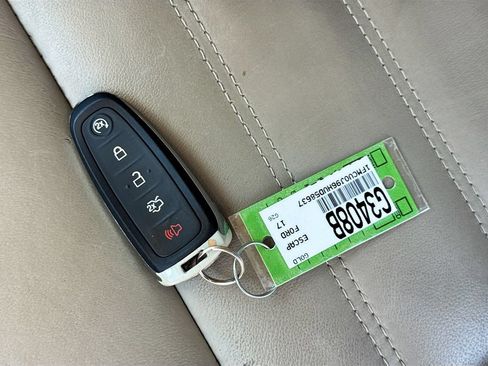 Used 2017 Ford Escape Titanium FWD image 37