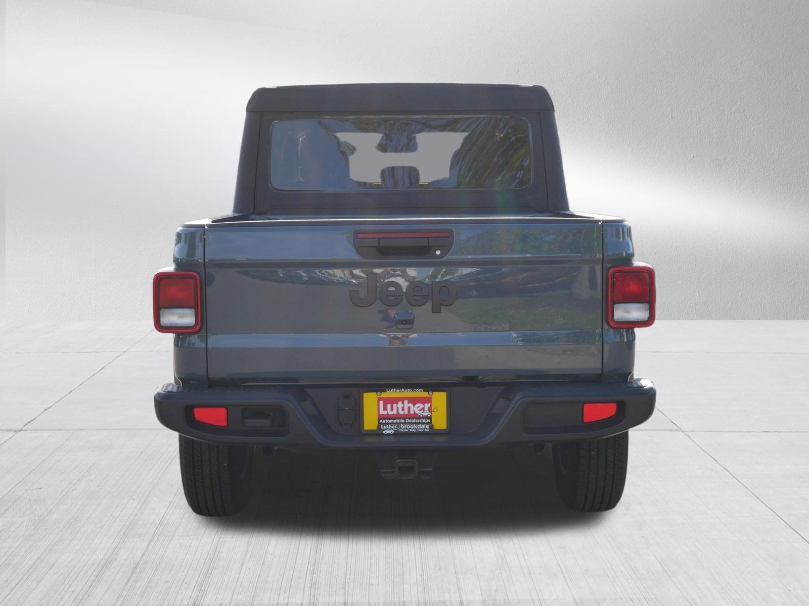 Used 2025 Jeep Gladiator Sport AWD/4WD image 6