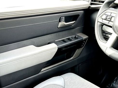 Used 2025 Toyota Tundra Limited image 26