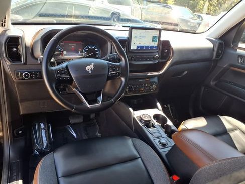 Used 2024 Ford Bronco Sport Outer Banks w/ Tech Package AWD/4WD image 29