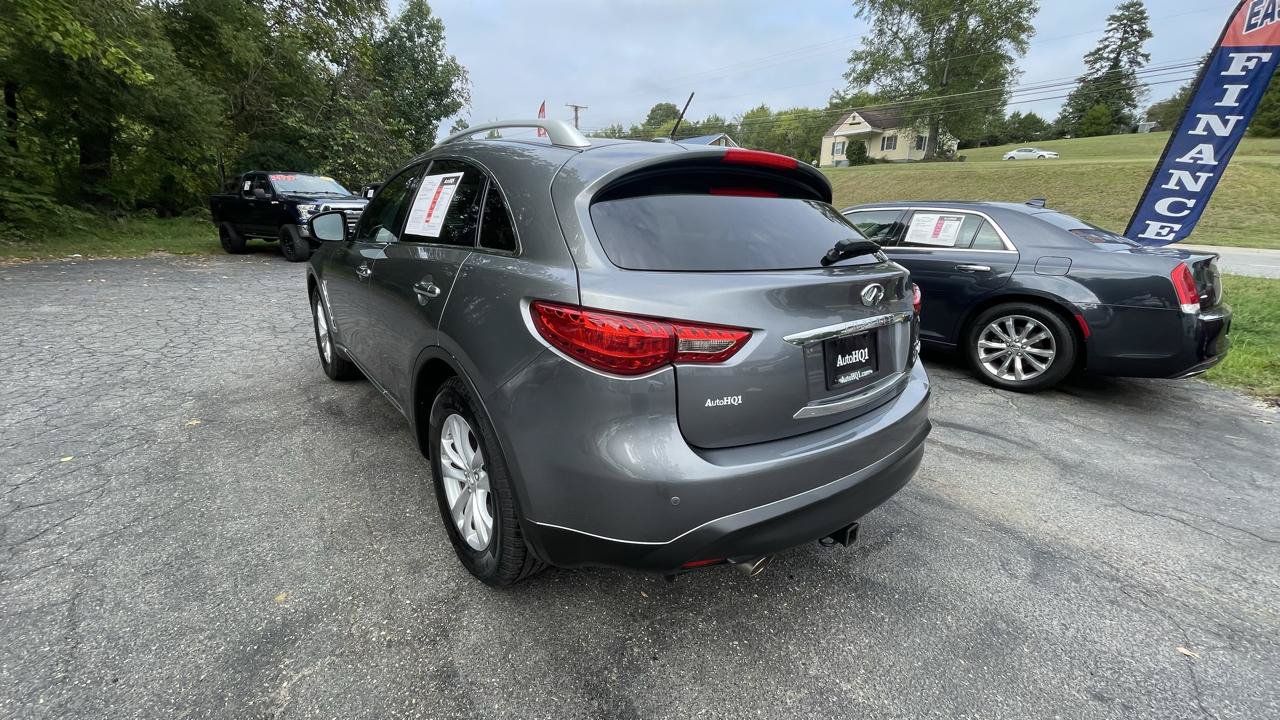Used 2017 INFINITI QX70 AWD w/ Premium Package image 5