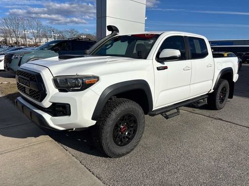 Used 2019 Toyota Tacoma TRD Pro AWD/4WD image 1