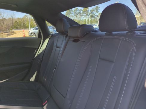 Used 2023 Audi A4 2.0T Premium image 31