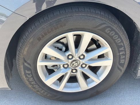 Used 2025 Toyota Camry LE FWD image 4