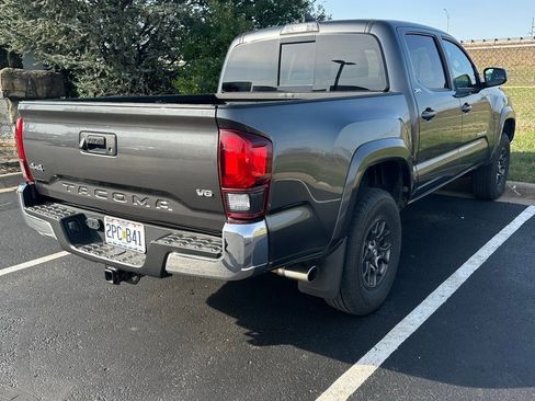 Used 2018 Toyota Tacoma SR5 image 2