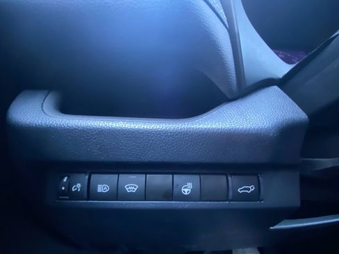 Used 2023 Toyota RAV4 XLE Premium image 13