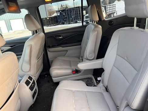 Used 2019 Honda Pilot Elite image 4
