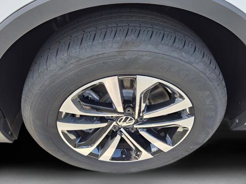 Used 2022 Volkswagen Tiguan S image 31