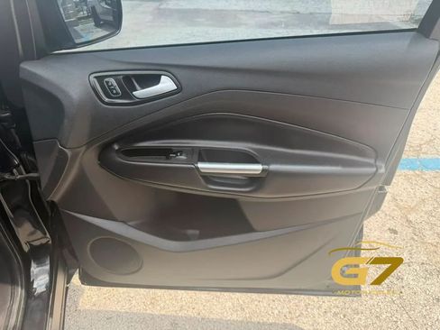 Used 2017 Ford Escape SE FWD image 7