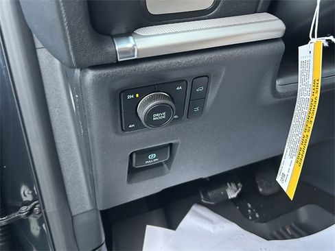 New 2025 Ford Expedition Max Active image 11