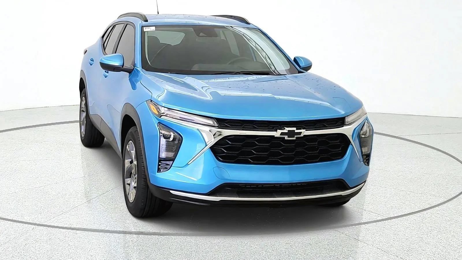 Used 2025 Chevrolet Trax LT w/ Driver Confidence Package FWD image 2