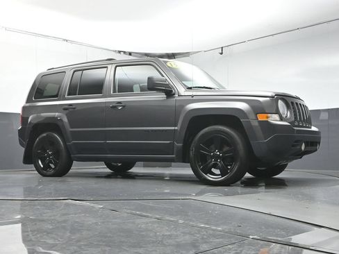 Used 2015 Jeep Patriot Sport FWD image 28