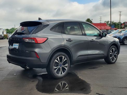 Used 2021 Ford Escape SE w/ SE Sport Appearance Package AWD/4WD image 4