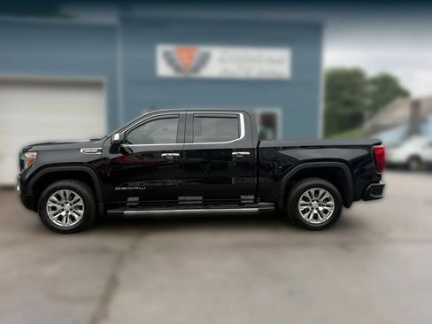 Used 2019 GMC Sierra 1500 Denali w/ Driver Alert Package II AWD/4WD image 3