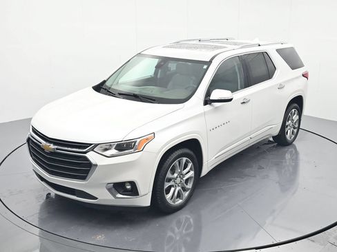 Used 2018 Chevrolet Traverse Premier w/ Driver Confidence II Package FWD image 32