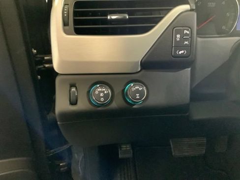 Used 2019 GMC Yukon XL SLT AWD/4WD image 16