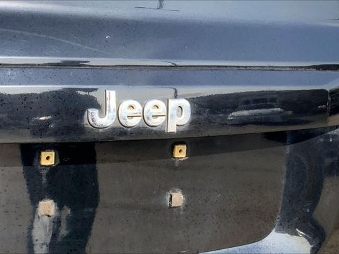 Used 2012 Jeep Patriot Latitude FWD image 10