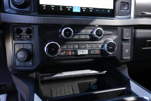 Used 2024 Ford F250 Platinum AWD/4WD image 13