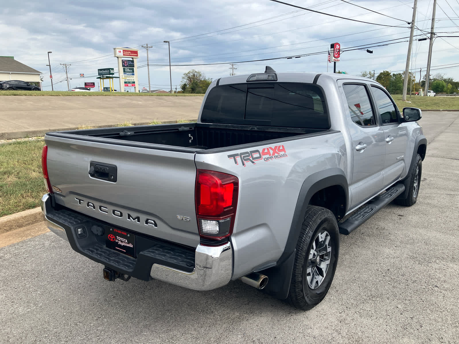 Used 2018 Toyota Tacoma TRD Off-Road AWD/4WD image 7