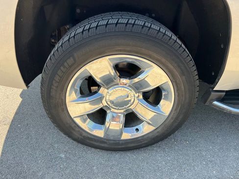 Used 2019 Chevrolet Tahoe Premier AWD/4WD image 7