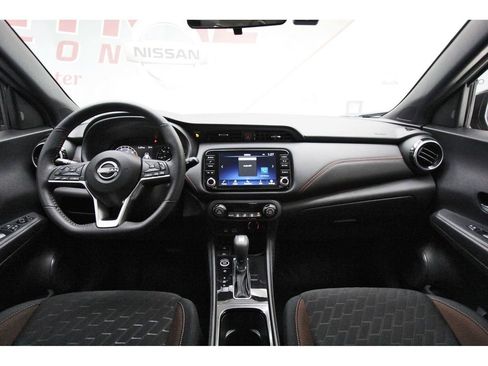 Used 2024 Nissan Kicks SR FWD image 7