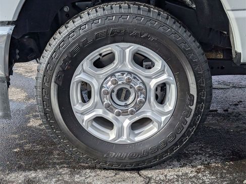 Used 2025 Ford F350 XLT image 14