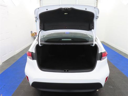 Used 2024 Toyota Corolla LE FWD image 11