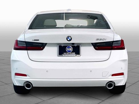 New 2025 BMW 330i xDrive Sedan w/ Premium Package image 4
