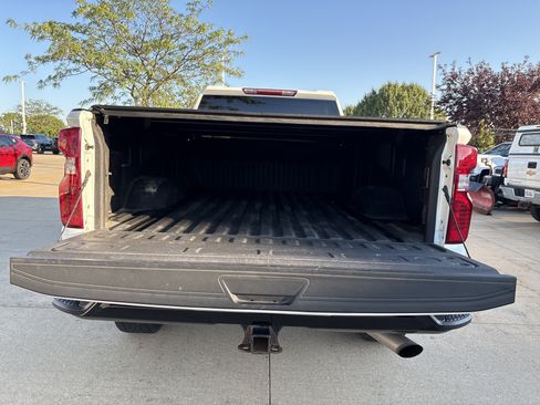 Used 2022 Chevrolet Silverado 2500 Custom w/ Custom Convenience Package AWD/4WD image 5