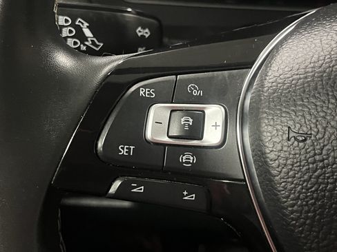 Used 2021 Volkswagen Tiguan SEL FWD image 22