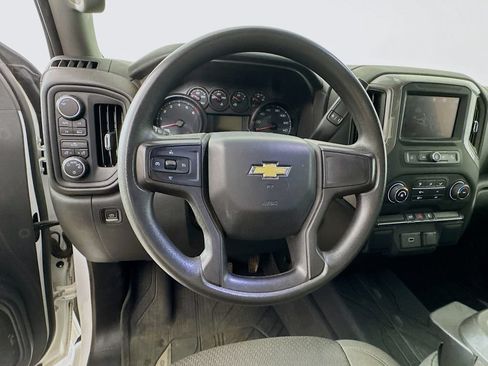 Used 2020 Chevrolet Silverado 1500 Custom w/ Custom Convenience Package AWD/4WD image 12