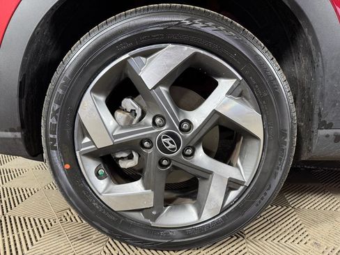 Certified 2025 Hyundai Venue Limited FWD image 17