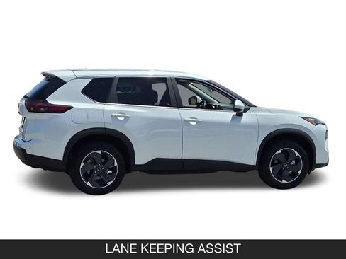 Used 2025 Nissan Rogue SV FWD image 6