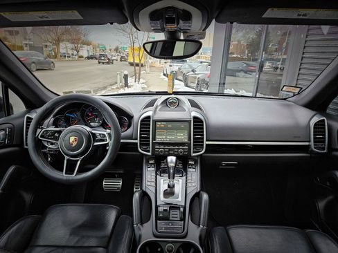 Used 2016 Porsche Cayenne image 13
