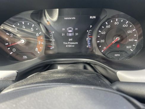 Used 2025 Jeep Compass Limited image 19